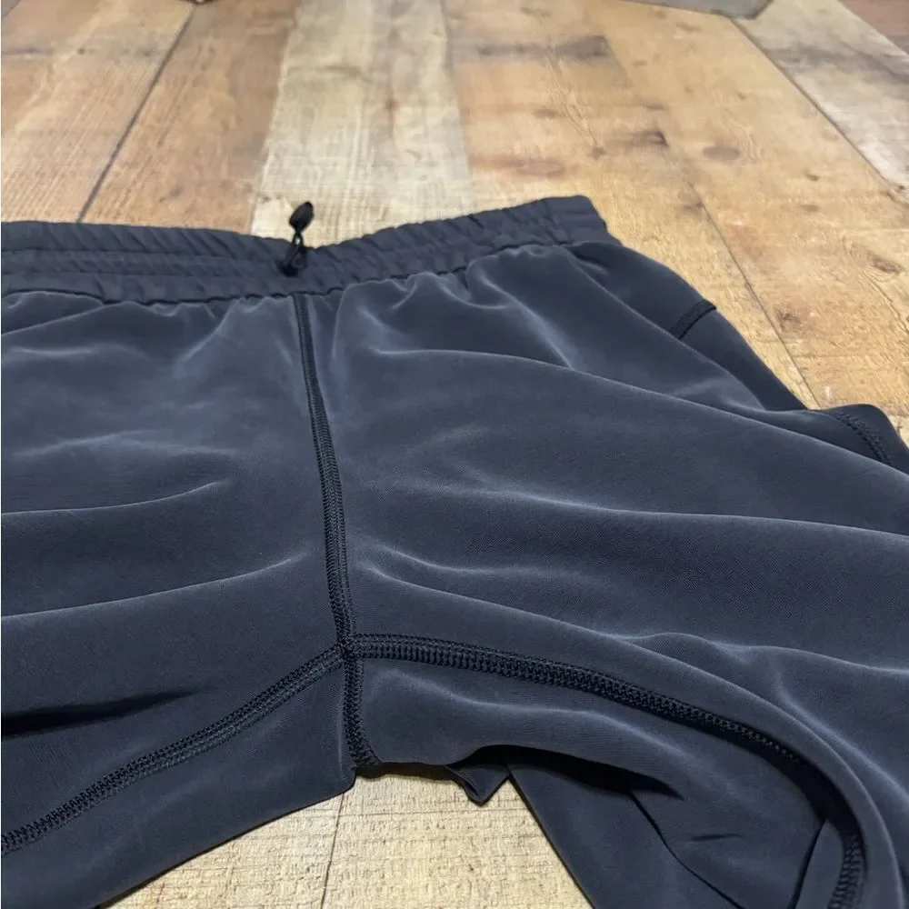 Lululemon Softstreme High-Rise Straight Leg Crop Black size 4